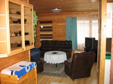 Oleskelutila alakerrassa